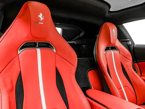 Certified 2025 Ferrari 12Cilindri image 18