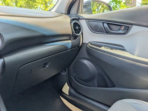 Used 2022 Hyundai Kona SEL image 29