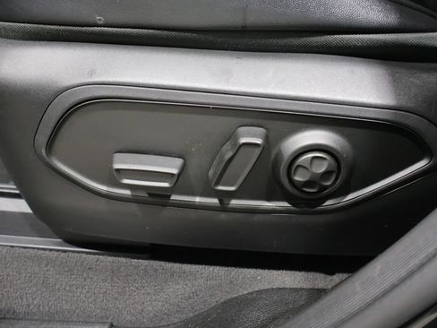 Used 2021 Jeep Grand Cherokee L Limited AWD/4WD image 9