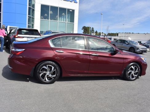 Used 2017 Honda Accord LX image 10