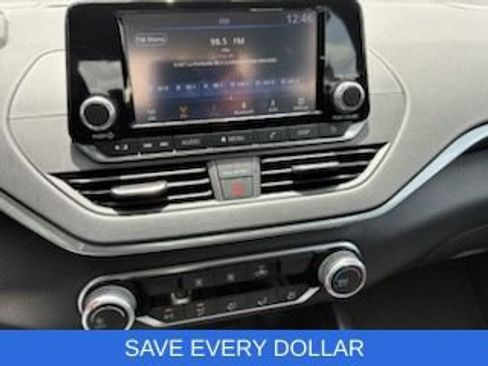 Used 2024 Nissan Altima 2.5 S FWD image 10