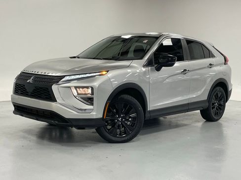 Used 2022 Mitsubishi Eclipse Cross LE image 1