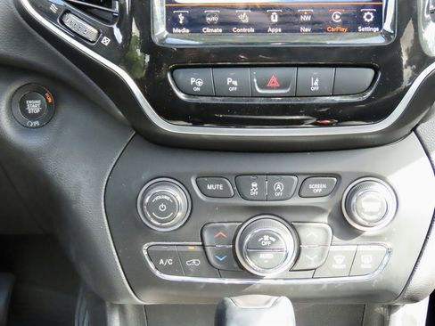 Used 2021 Jeep Cherokee Limited w/ Elite Package FWD image 27