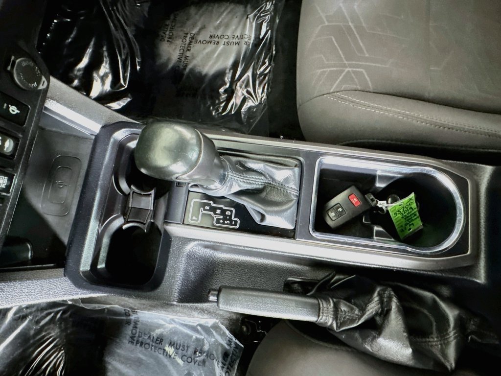 Used 2019 Toyota Tacoma TRD Sport AWD/4WD image 15