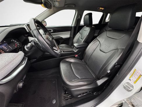 Certified 2022 Jeep Compass Latitude image 25