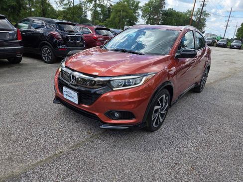 Used 2019 Honda HR-V Sport image 2