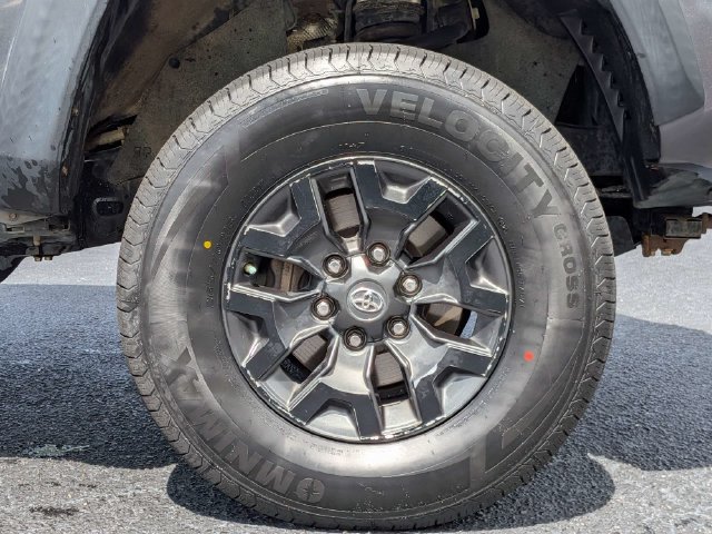 Used 2020 Toyota Tacoma TRD Off-Road AWD/4WD image 10
