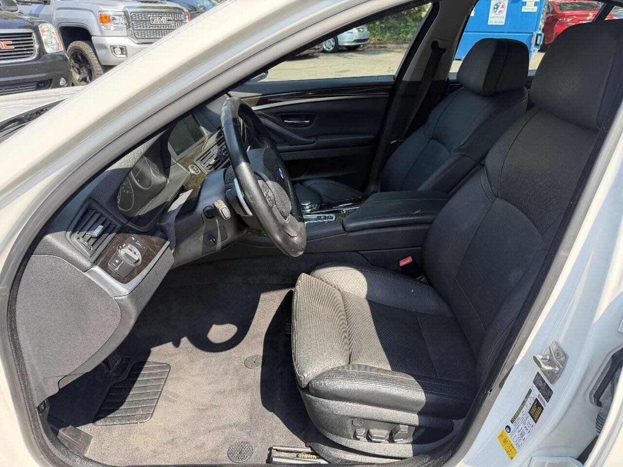 Used 2011 BMW 528i Sedan RWD image 10