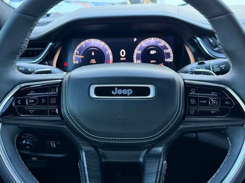 Used 2023 Jeep Grand Cherokee L Overland AWD/4WD image 10