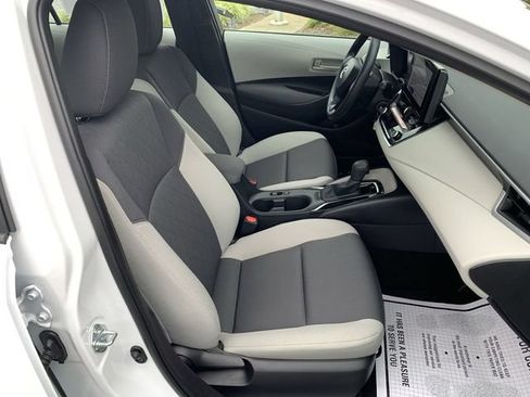 Used 2026 Toyota Corolla LE FWD image 33