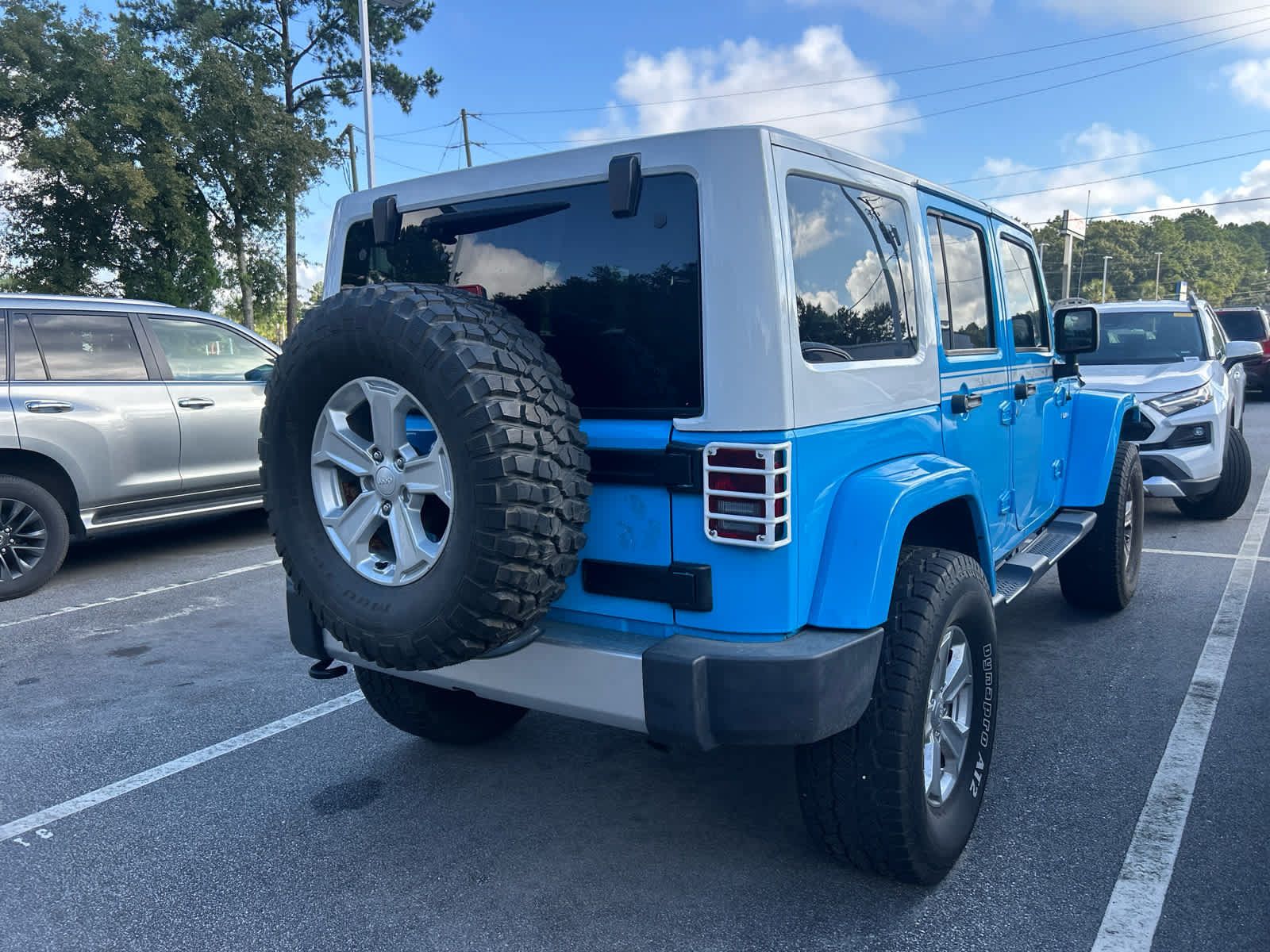 Used 2017 Jeep Wrangler Unlimited Sahara w/ Quick Order Package 24E Chief AWD/4WD image 5