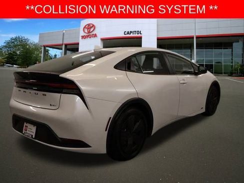 Used 2024 Toyota Prius LE image 4