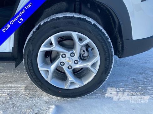New 2026 Chevrolet Trax LS w/ LS Convenience Package image 15