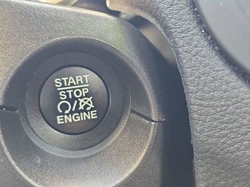 Used 2020 Jeep Compass Latitude FWD image 26