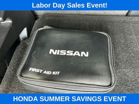Used 2020 Nissan Rogue S FWD image 12
