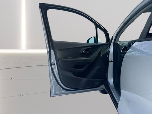 Used 2020 Chevrolet Trax LS w/ Tint and Cruise Package image 18