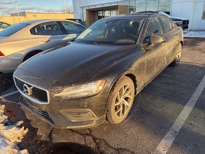 Used 2019 Volvo S60 T5 Momentum w/ Premium Package
