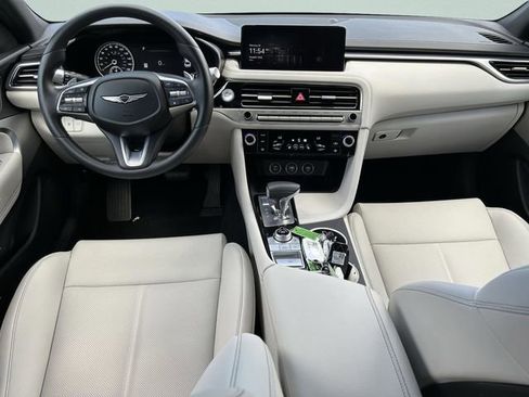 Used 2025 Genesis G70 2.5T image 11