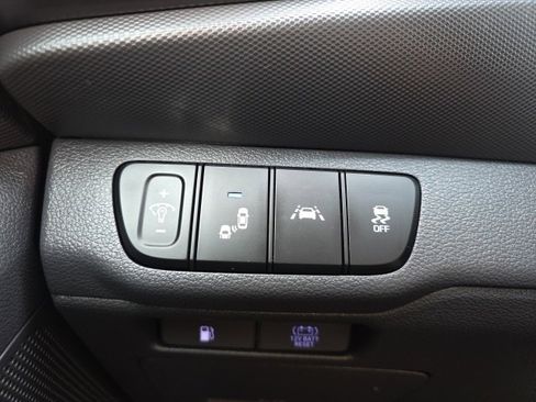 Used 2020 Hyundai Ioniq SE image 11