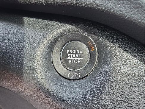 Used 2020 Jeep Cherokee High Altitude image 25