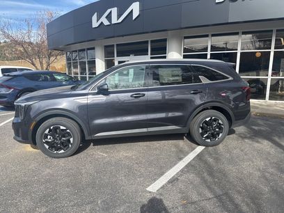 New 2025 Kia Sorento S