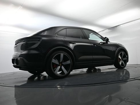 Certified 2025 Porsche Macan 4S Electric image 54
