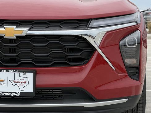 New 2026 Chevrolet Trax LT w/ Driver Confidence Package image 8