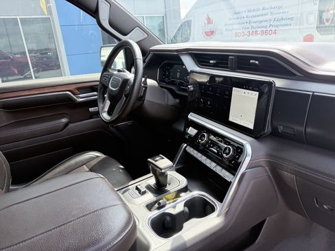 Used 2023 GMC Sierra 1500 Denali w/ Denali Carbonpro Edition AWD/4WD image 13