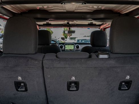 Used 2021 Jeep Wrangler Unlimited Sahara w/ Uconnect 4C Nav & Sound Group image 31