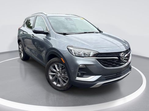 Used 2021 Buick Encore GX Select w/ Advanced Technology Package FWD image 2