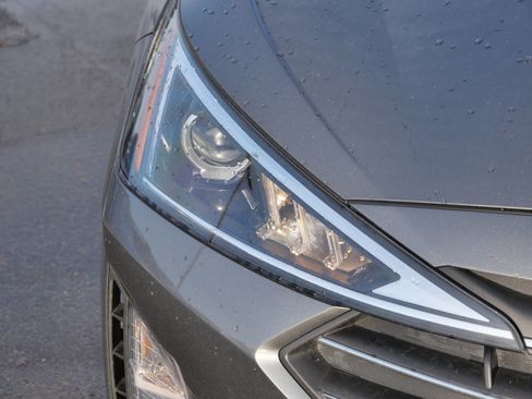 Used 2019 Hyundai Elantra SEL image 16