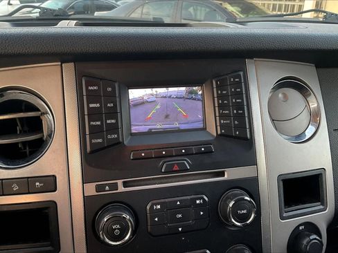 Used 2017 Ford Expedition XLT image 21