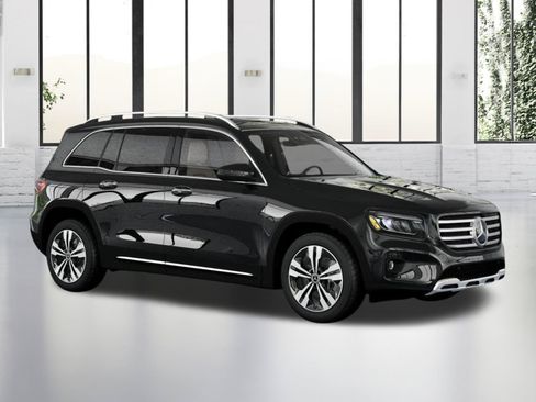 Used 2026 Mercedes-Benz GLB 250 4MATIC image 12