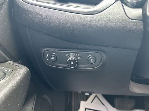 Used 2020 Chevrolet Equinox LT image 19