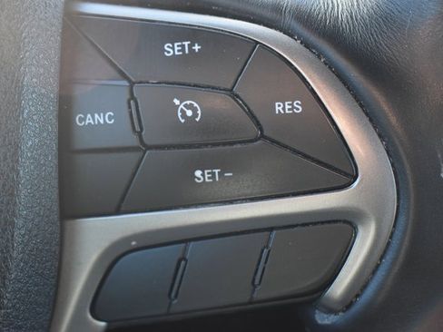 Used 2018 Jeep Grand Cherokee Altitude image 25