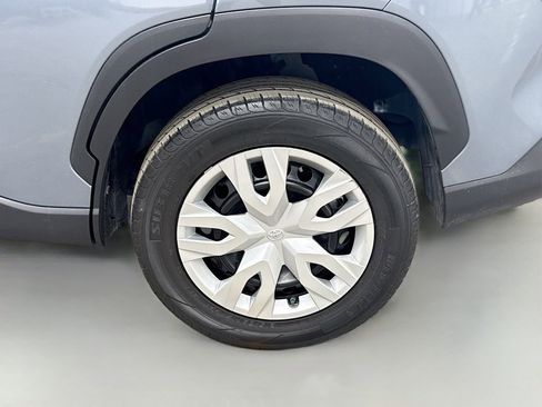 Used 2022 Toyota Corolla Cross L image 42