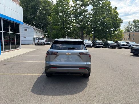 New 2027 Chevrolet Equinox LT w/ Convenience Package II AWD/4WD image 6