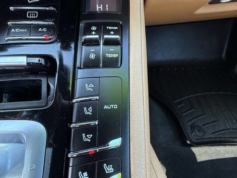 Used 2017 Porsche Cayenne AWD/4WD image 33