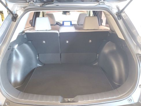 Used 2023 Toyota Corolla Cross L image 8