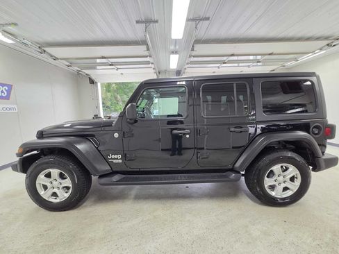Used 2019 Jeep Wrangler Unlimited Sport S AWD/4WD image 9