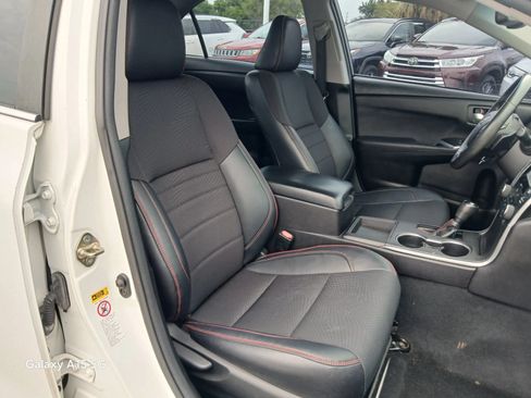 Used 2017 Toyota Camry SE FWD image 19