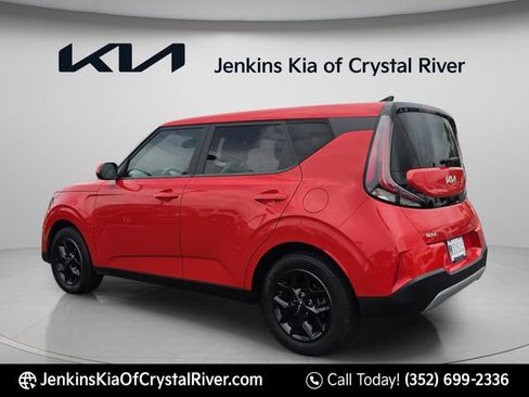 Used 2024 Kia Soul LX w/ Option Group 015 FWD image 11
