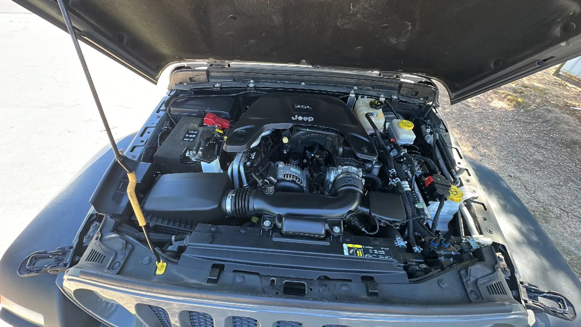 Used 2020 Jeep Wrangler Sport AWD/4WD image 21
