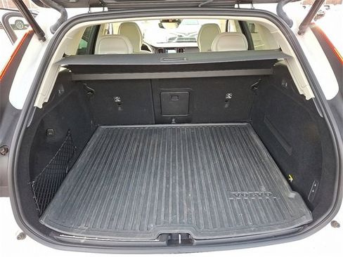 Used 2019 Volvo XC60 T5 Inscription image 28