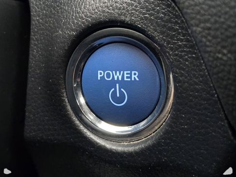 Used 2021 Toyota RAV4 XLE image 11