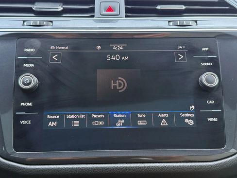 Used 2021 Volkswagen Tiguan SE R-Line image 34