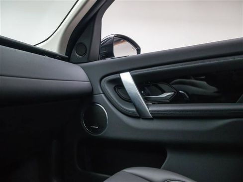 New 2025 Land Rover Discovery Sport S image 27