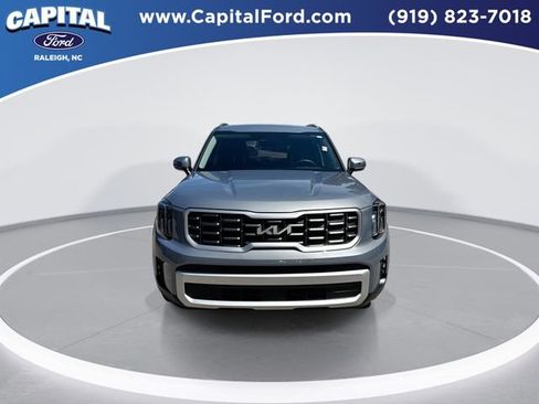 Used 2025 Kia Telluride S FWD image 3