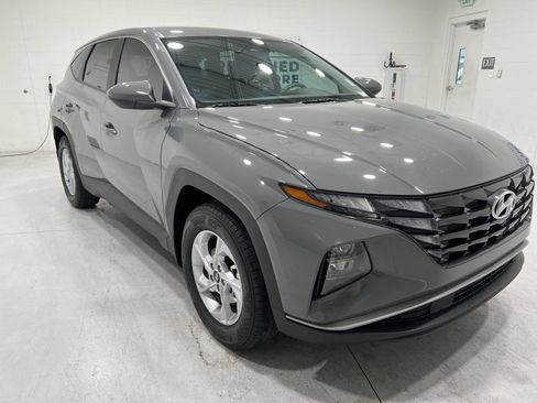 Used 2024 Hyundai Tucson SE FWD image 2