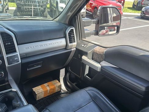 Used 2019 Ford F350 Lariat w/ Lariat Ultimate Package AWD/4WD image 28